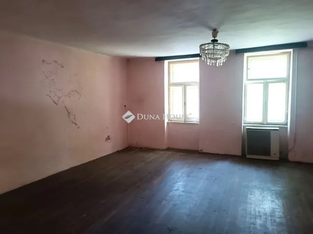Eladó ház Békéscsaba, Szabó Dezső utca 180 nm