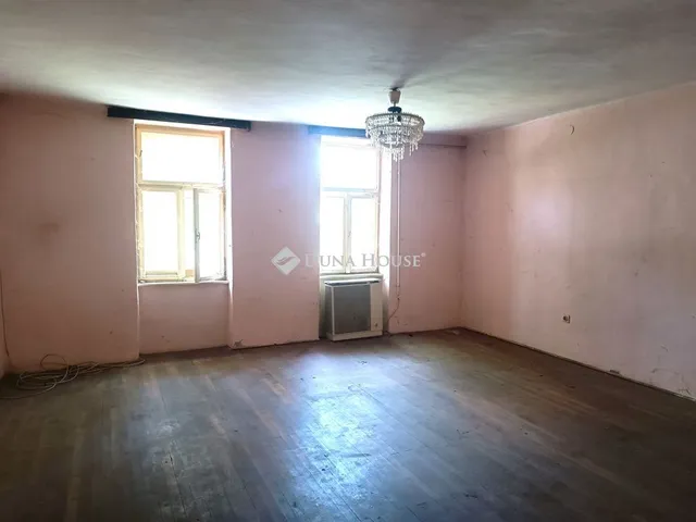 Eladó ház Békéscsaba, Szabó Dezső utca 180 nm