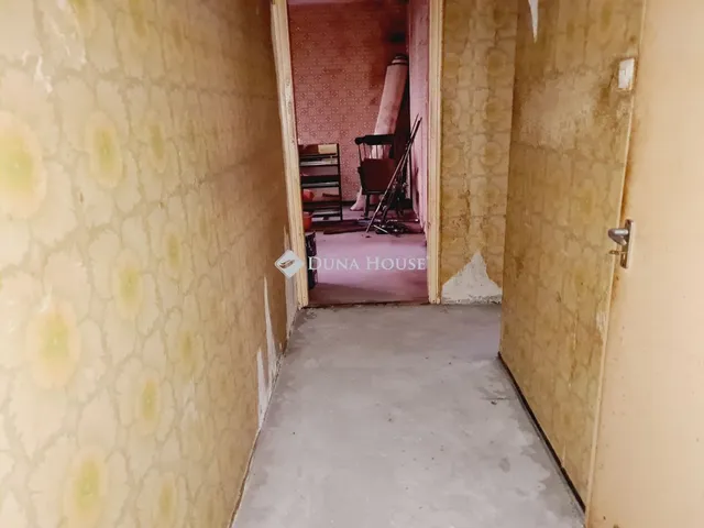 Eladó lakás Békéscsaba, Kőmíves Kelemen sor 58 nm