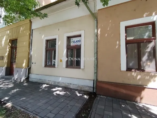 Eladó lakás Békéscsaba 84 nm