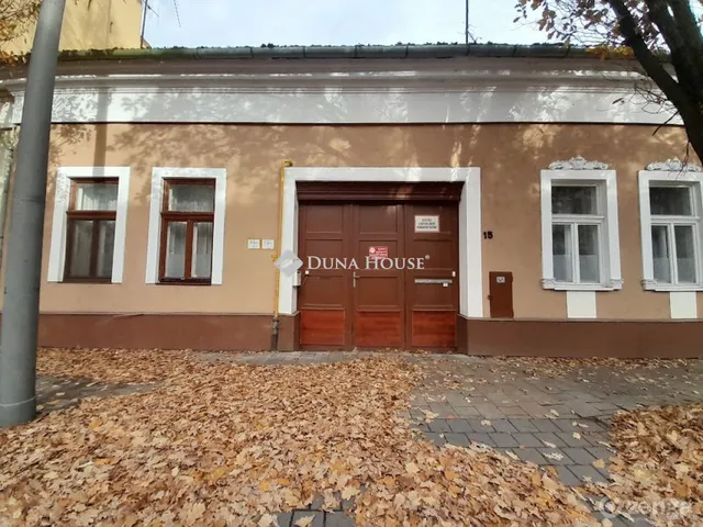 Eladó lakás Békéscsaba, Irányi utca 84 nm