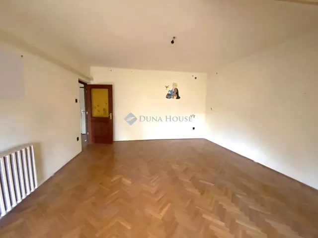 Eladó ház Békéscsaba, Czakó utca 224 nm