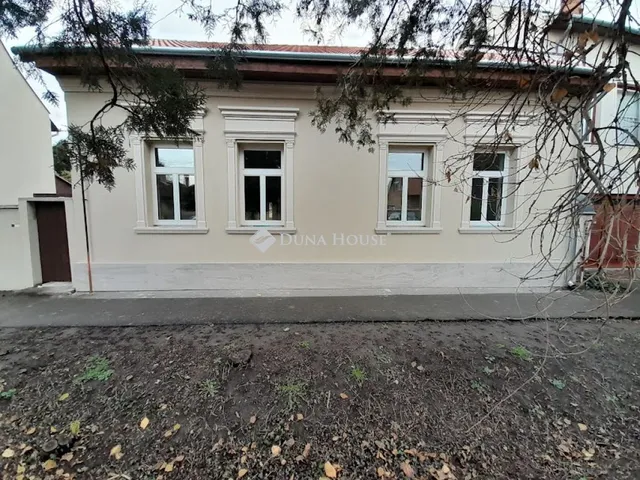 Eladó ház Békéscsaba, Dr. Becsey Oszkár utca 104 nm