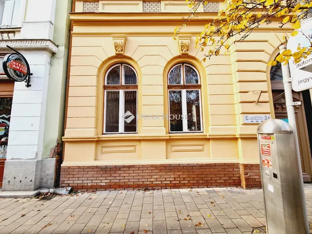 Kiadó lakás Békéscsaba, Irányi utca 57 nm