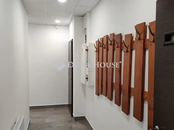 Eladó kereskedelmi és ipari ingatlan Békéscsaba, Dr. Becsey Oszkár utca 96 nm