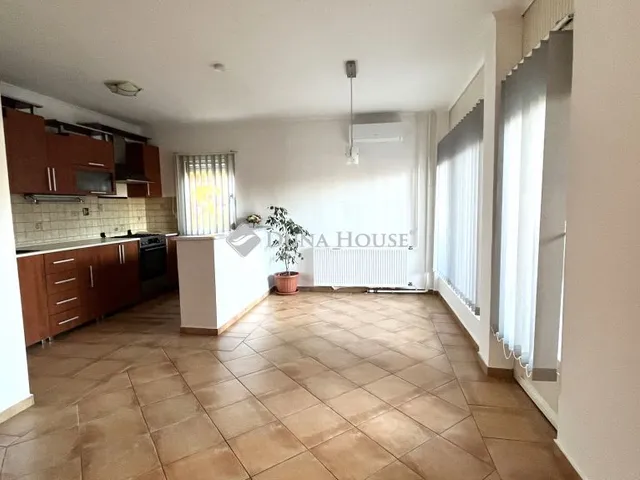 Kiadó ház Telekgerendás 192 nm