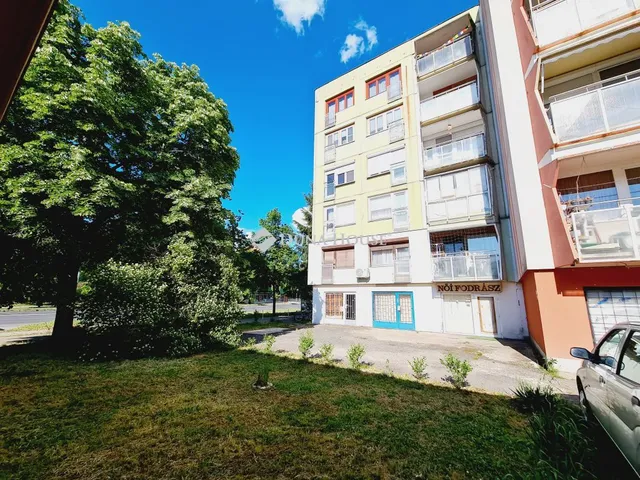 Eladó lakás Békéscsaba, Gyulai út 66 nm