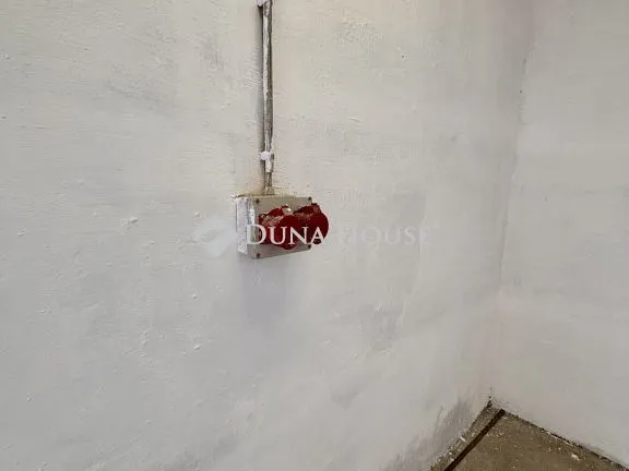 Kiadó kereskedelmi és ipari ingatlan Gyula 230 nm