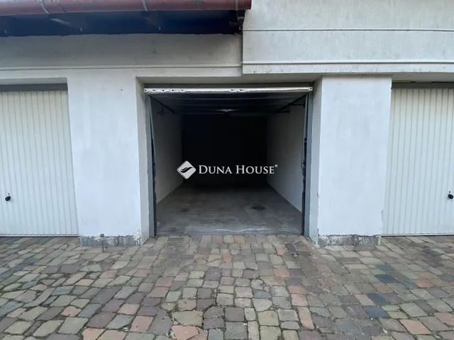 Eladó garázs Békéscsaba, Erkel utca 15 nm