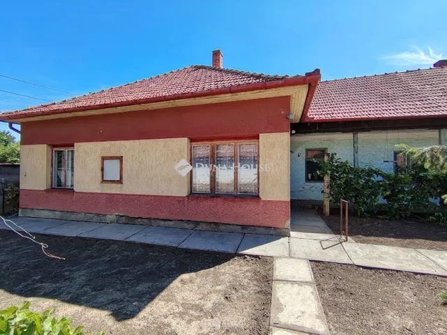 Eladó ház Békéscsaba, Északi sor 150 nm