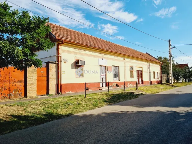 Eladó ház Békéscsaba, Tompa utca 212 nm