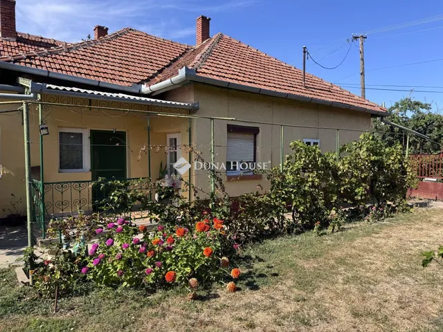 Eladó ház Sarkad, Iskola utca 87 nm