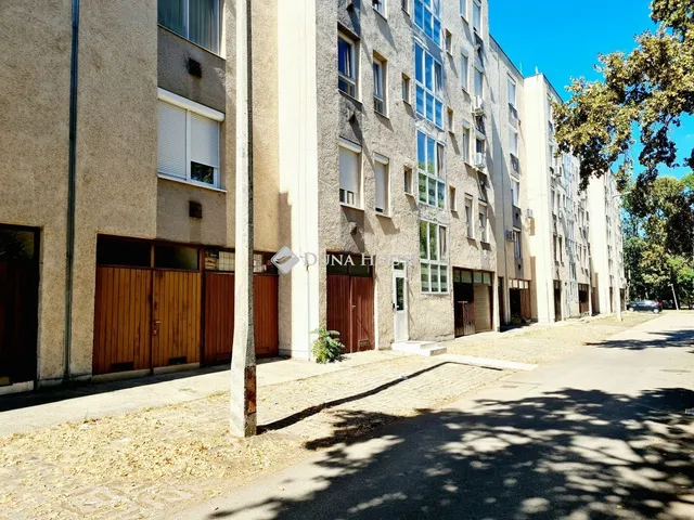 Eladó lakás Békéscsaba, Szabó Pál tér 60 nm