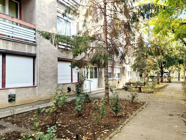 Eladó lakás Békéscsaba, Kazinczy lakótelep 35 nm
