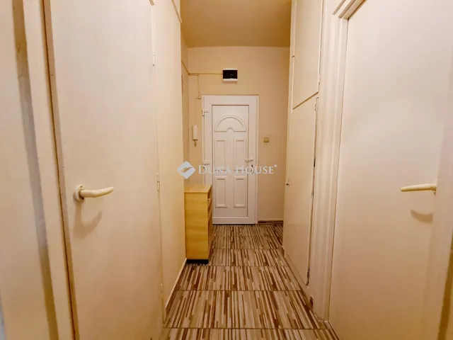 Eladó lakás Békéscsaba, Kazinczy lakótelep 35 nm
