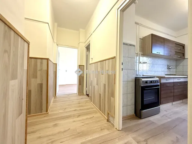 Eladó lakás Békéscsaba, Kazinczy lakótelep 50 nm