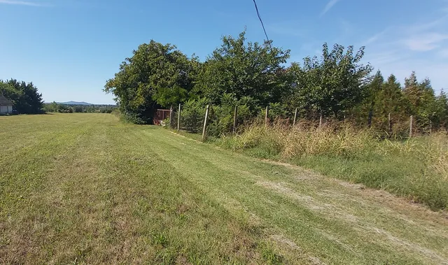 Eladó telek Balatonboglár 2520 nm