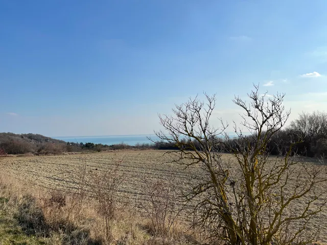 Eladó telek Balatonkenese 10848 nm