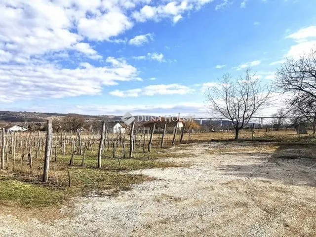 Eladó telek Kőröshegy 6308 nm
