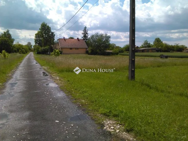 Eladó telek Sárszentágota 964 nm