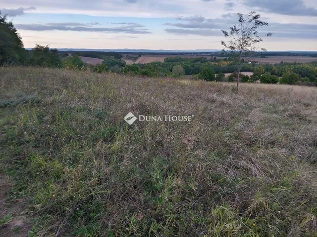 Eladó telek Ságvár 5798 nm