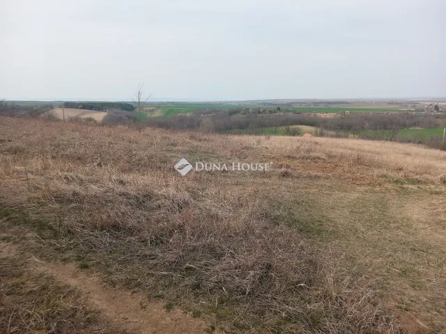 Eladó telek Ságvár 8752 nm