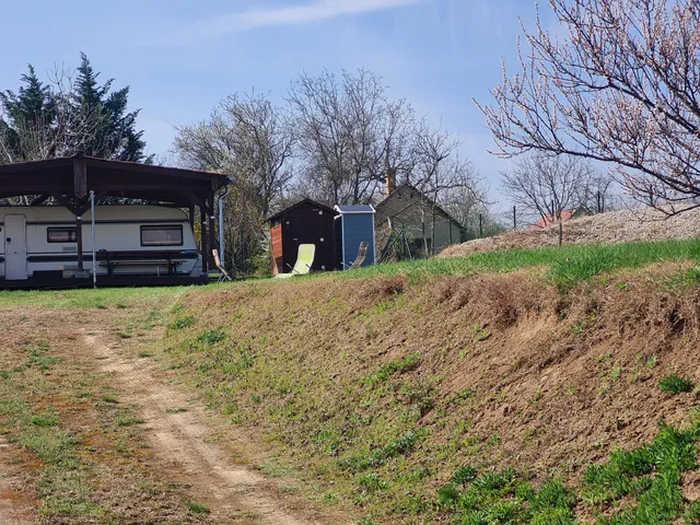 Eladó telek Balatonkenese 901 nm