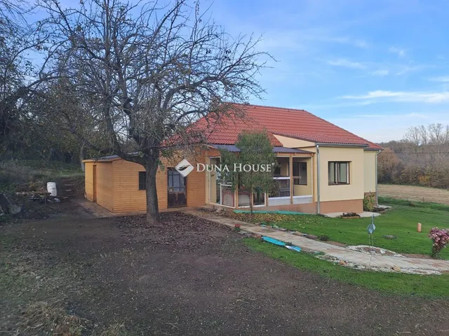 Eladó ház Bedegkér 78 nm