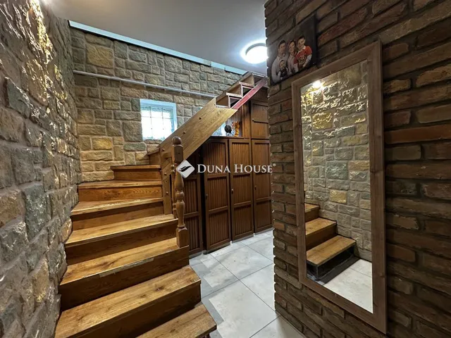 Eladó ház Tamási 140 nm