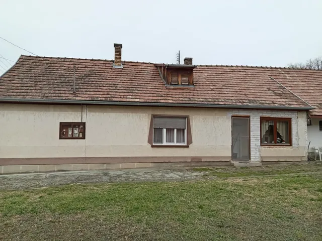 Eladó ház Pincehely 140 nm