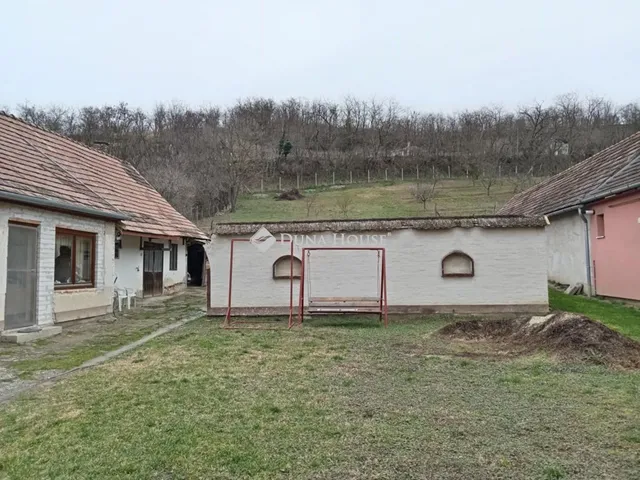 Eladó ház Pincehely 140 nm