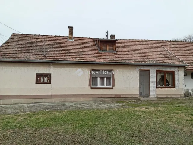 Eladó ház Pincehely 140 nm