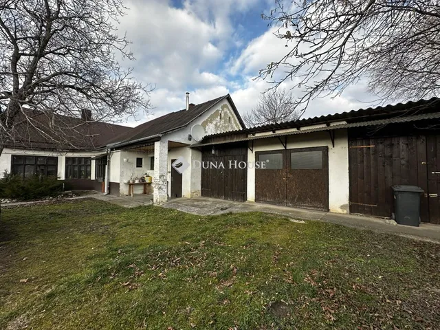 Eladó ház Tamási 150 nm