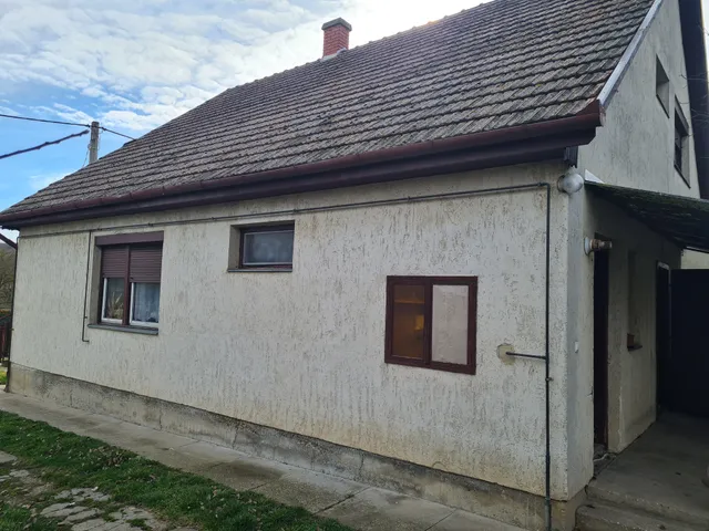 Eladó ház Kapoly 140 nm