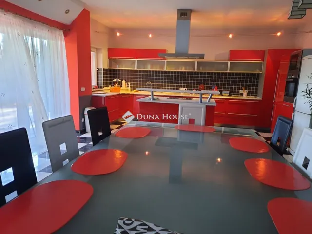 Eladó ház Siófok 202 nm