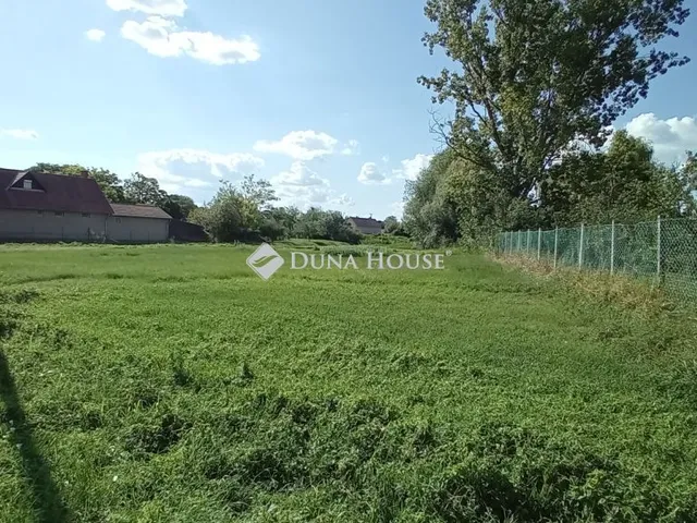 Eladó telek Ságvár 5041 nm