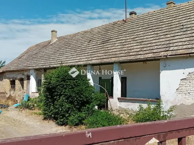 Eladó ház Pincehely 83 nm