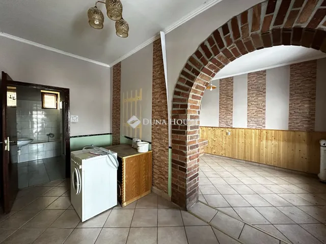 Eladó lakás Iregszemcse 77 nm