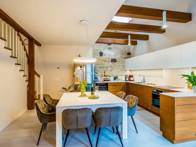 Eladó ház Siófok 285 nm