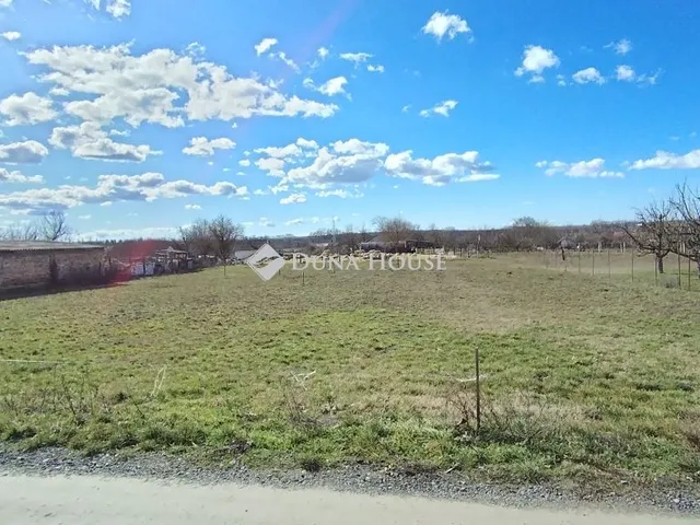 Eladó telek Balatonszabadi 1800 nm