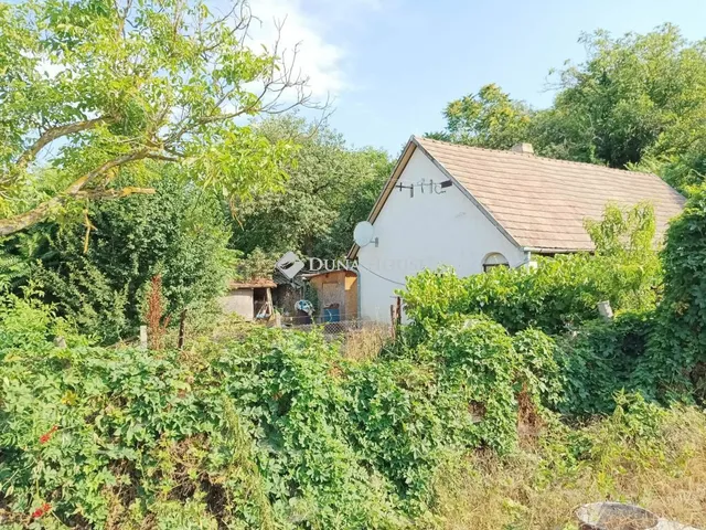 Eladó ház Tamási 75 nm