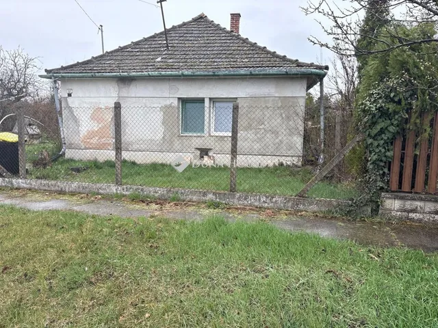 Eladó ház Enying 72 nm