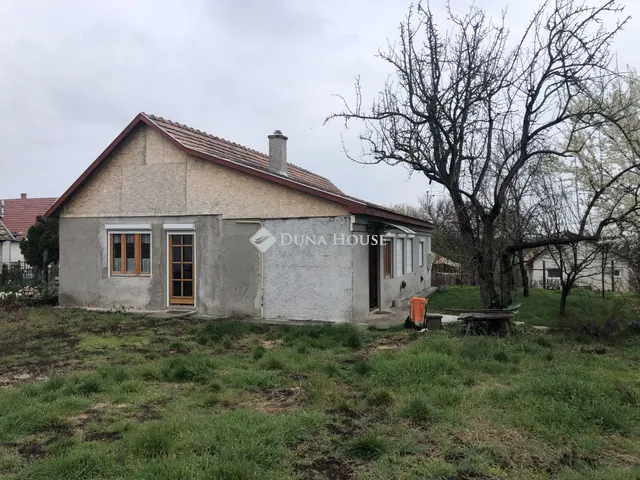 Eladó ház Enying 90 nm