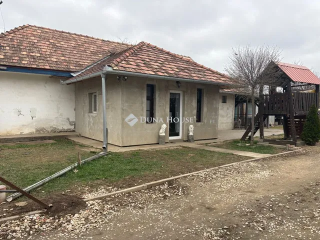 Eladó ház Enying 92 nm