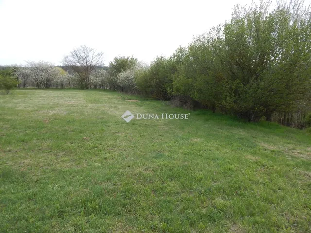 Eladó telek Ságvár 2956 nm