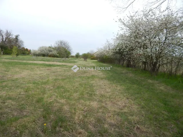 Eladó telek Ságvár 2956 nm