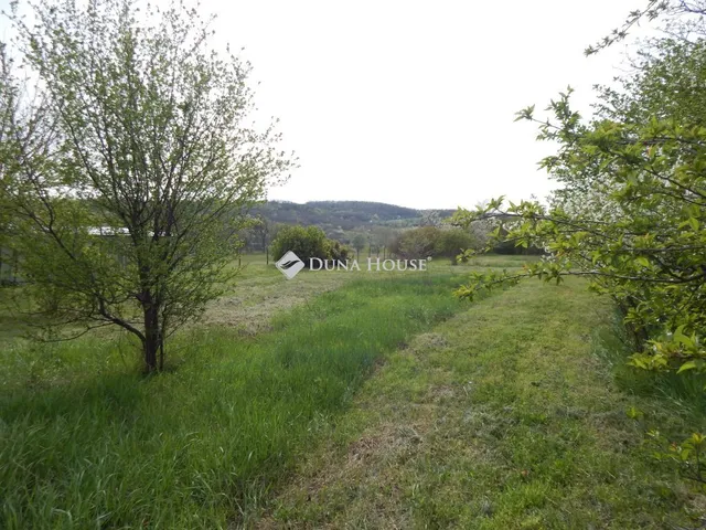 Eladó telek Ságvár 2956 nm