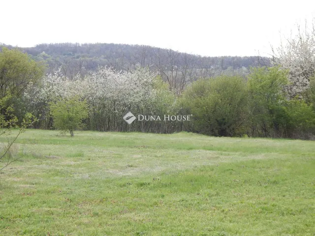 Eladó telek Ságvár 4262 nm