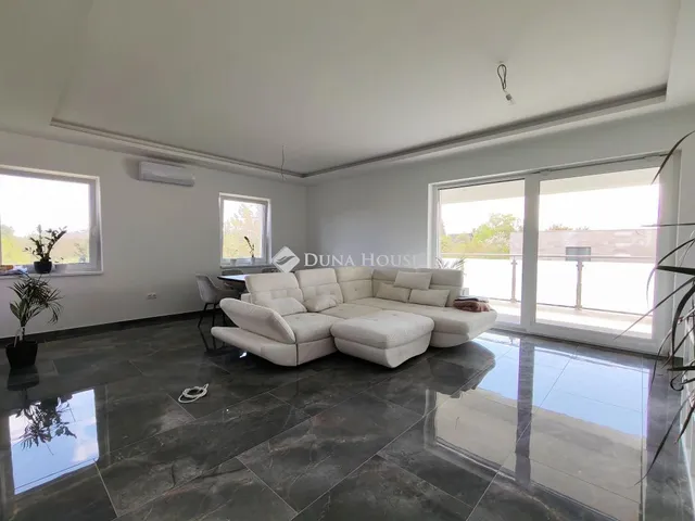 Eladó ház Siófok 291 nm