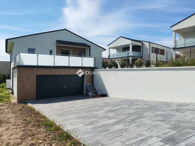 Eladó ház Siófok 291 nm